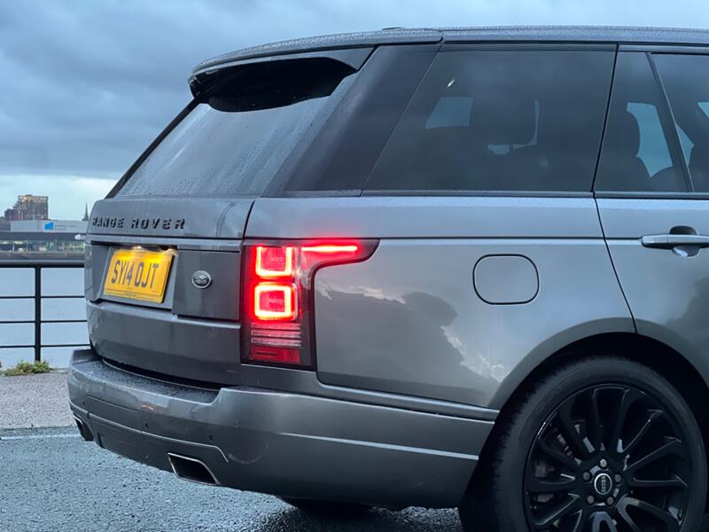 View LAND ROVER RANGE ROVER 3.0 TD V6 Vogue