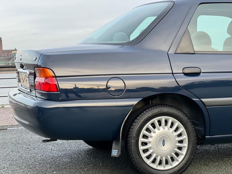 FORD ESCORT