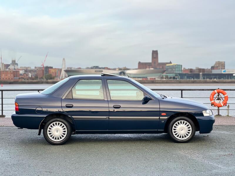 View FORD ESCORT 1.6 16v LX