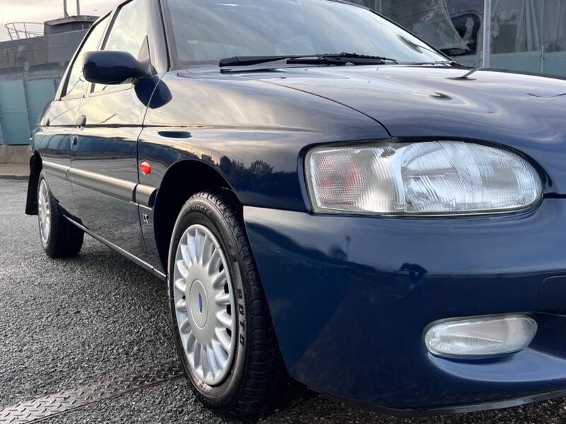 FORD ESCORT