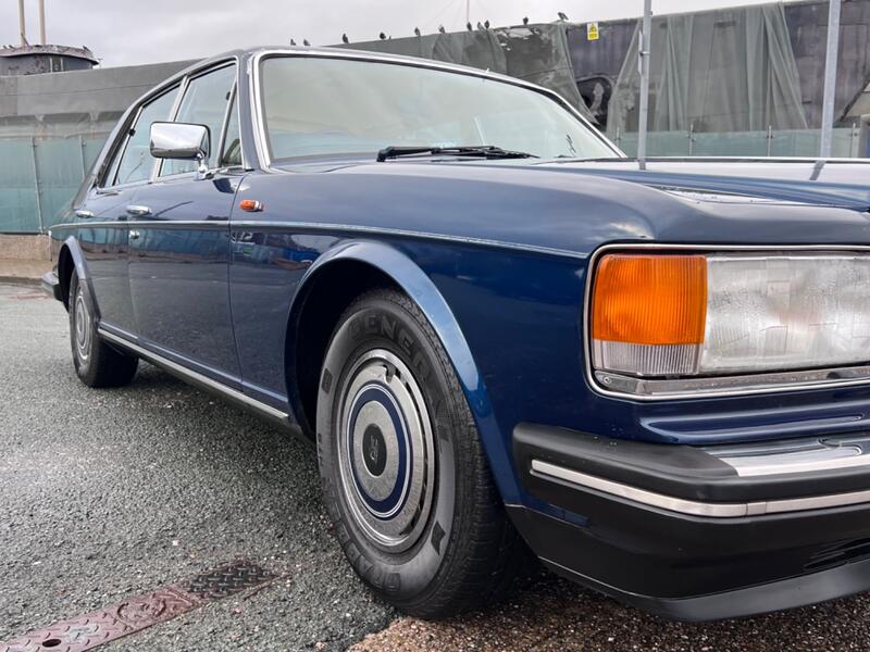 ROLLS-ROYCE SILVER SPIRIT