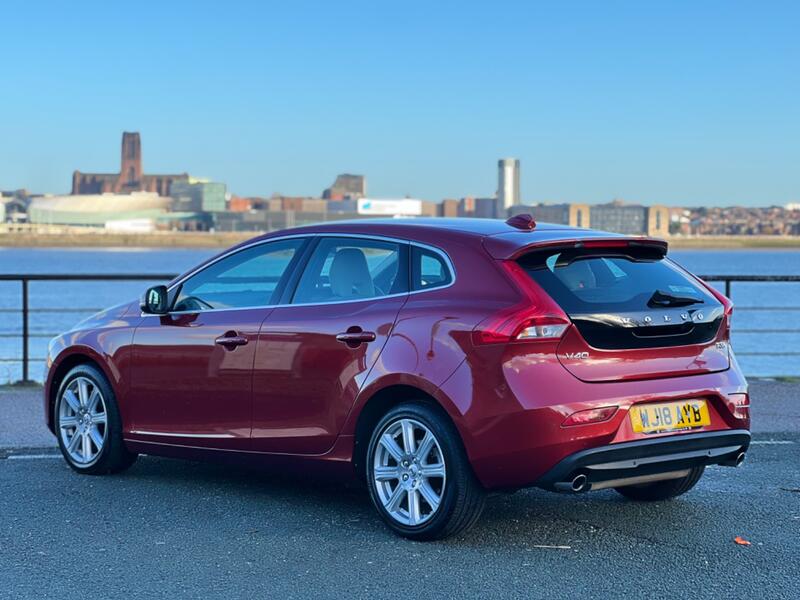 VOLVO V40