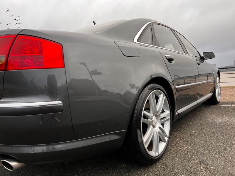 AUDI S8