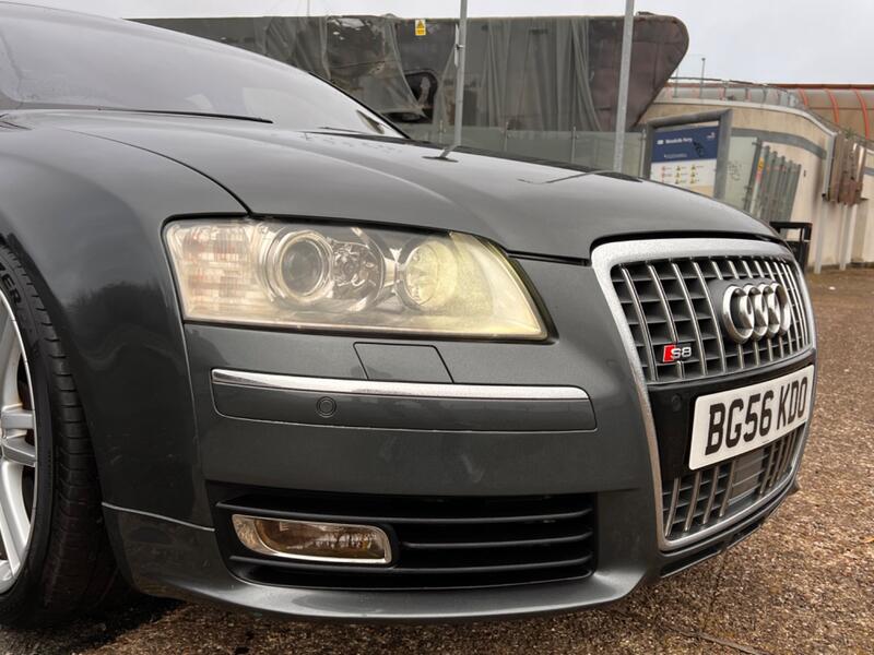 AUDI S8