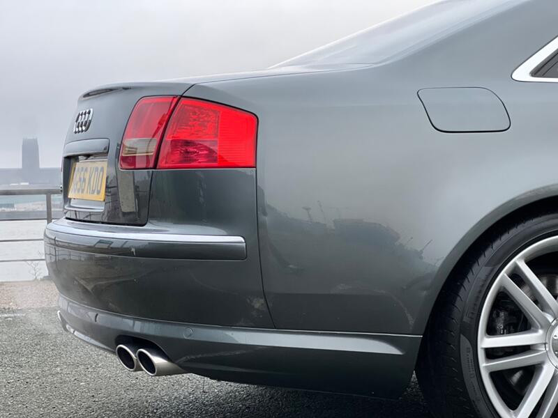 View AUDI S8 5.2 FSI 