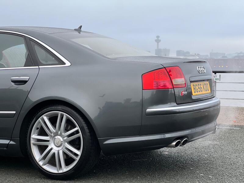 AUDI S8