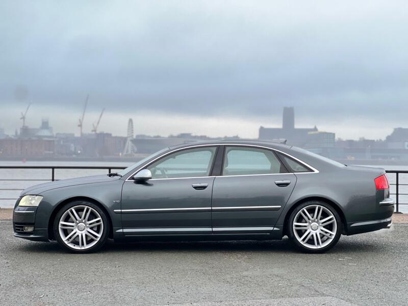 AUDI S8