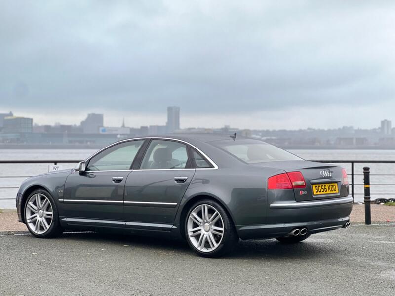 AUDI S8