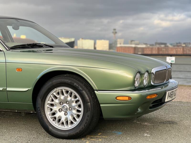 JAGUAR XJ