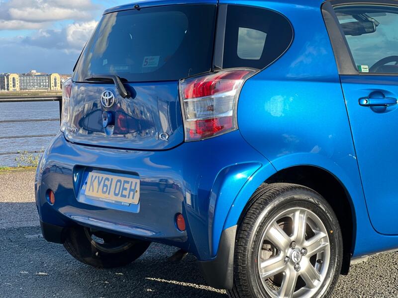 TOYOTA IQ