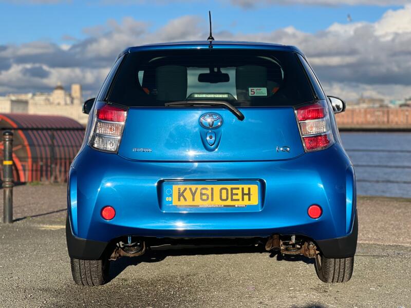 TOYOTA IQ