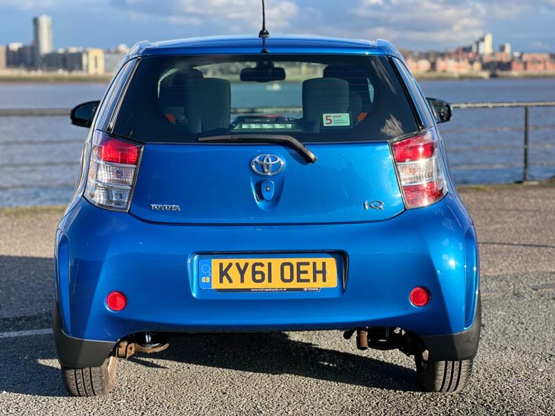 TOYOTA IQ