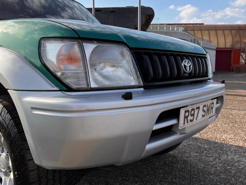 TOYOTA LAND CRUISER COLORADO