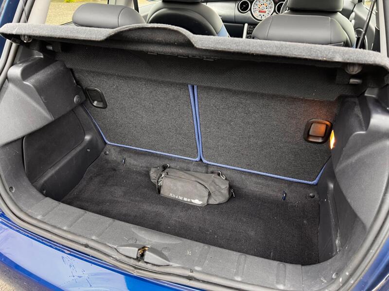 MINI HATCH