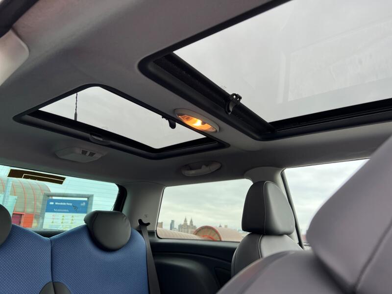 MINI HATCH