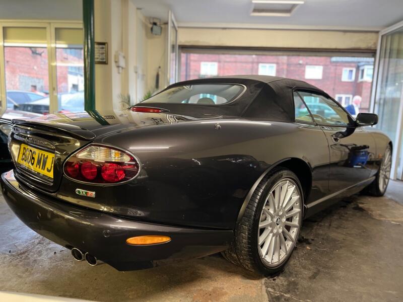 JAGUAR XKR