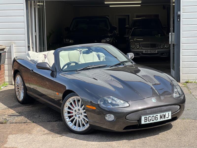 JAGUAR XKR