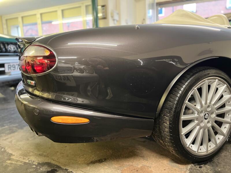 JAGUAR XKR
