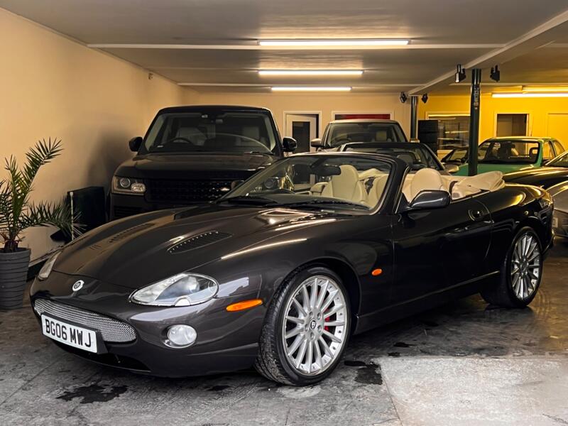 JAGUAR XKR