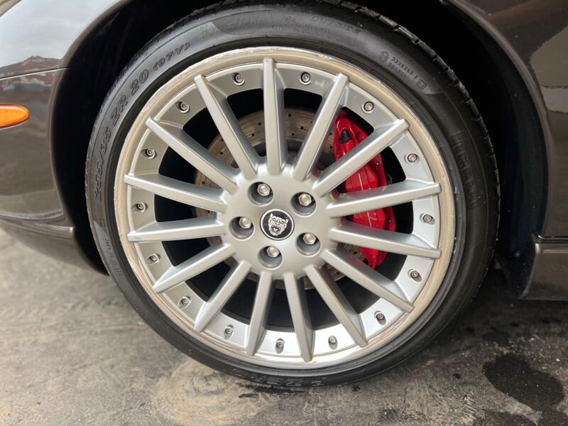 JAGUAR XKR