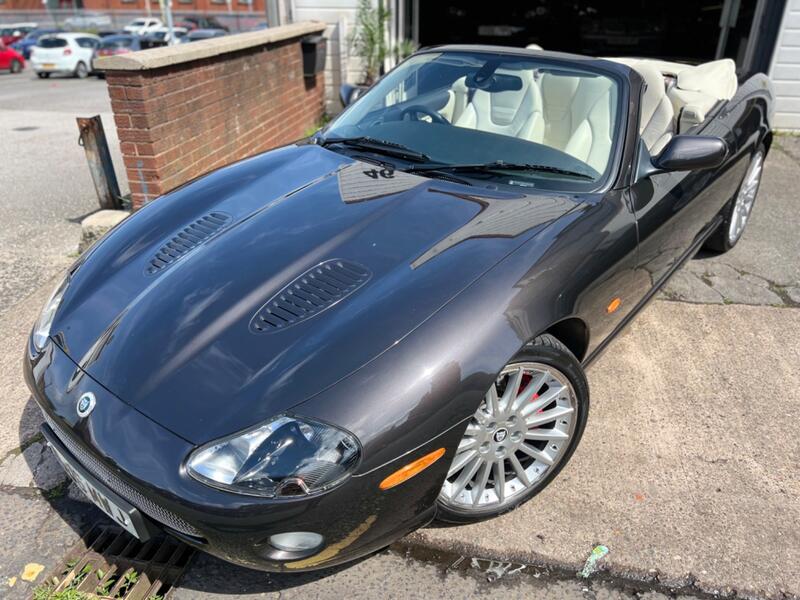 JAGUAR XKR