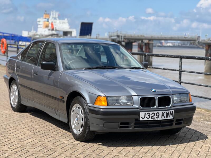 BMW 3 SERIES