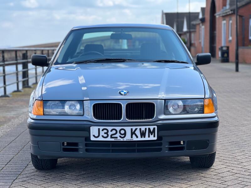 BMW 3 SERIES