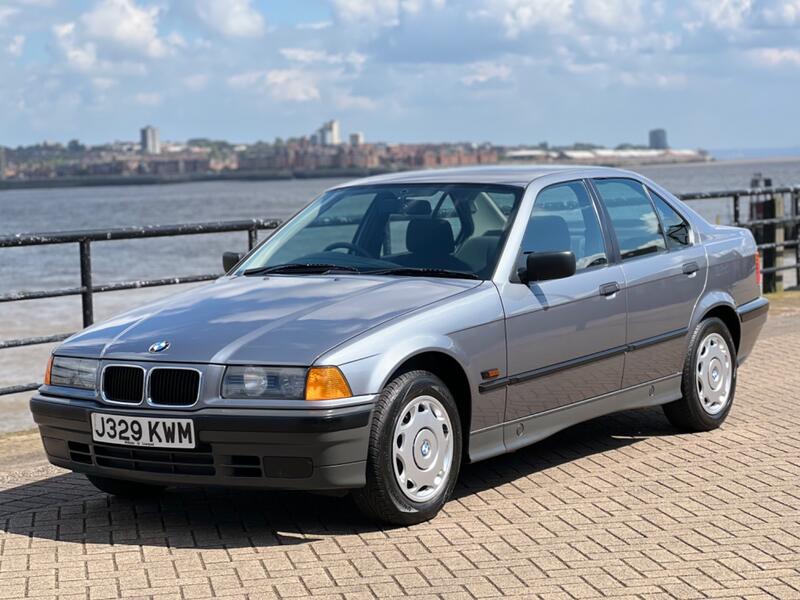 BMW 3 SERIES