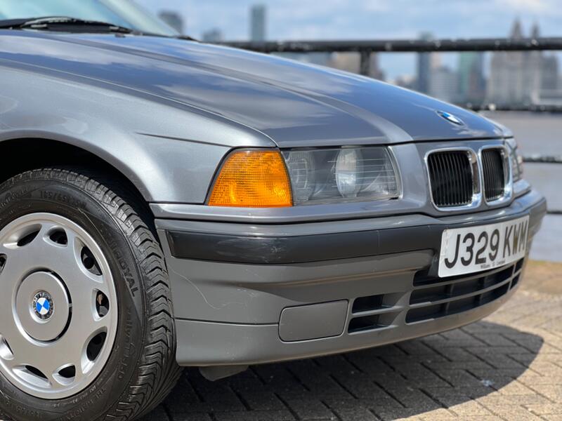 BMW 3 SERIES