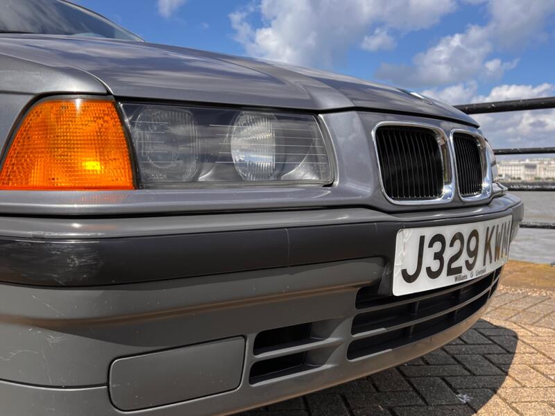 BMW 3 SERIES