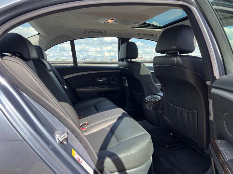 BMW 7 SERIES
