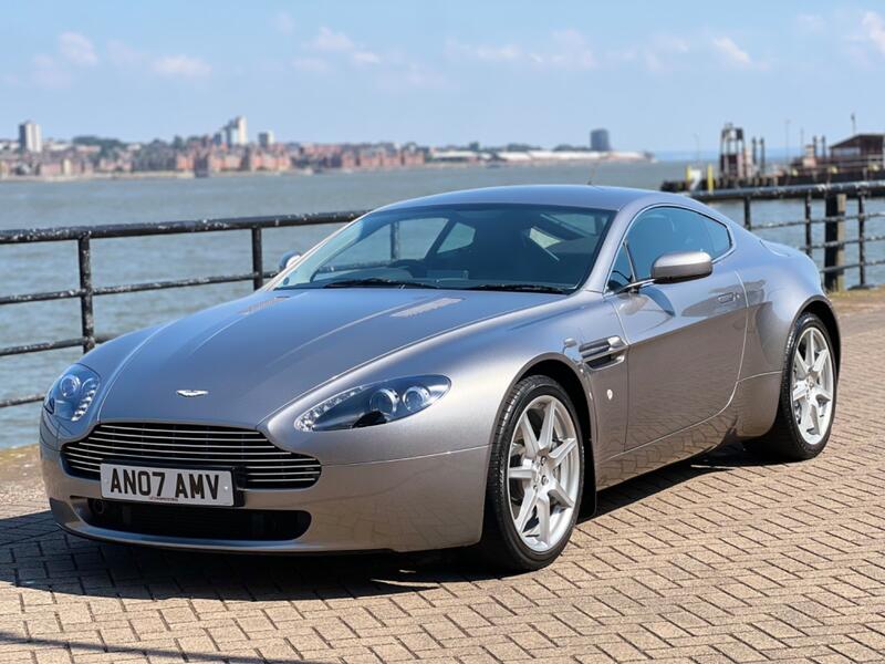 ASTON MARTIN VANTAGE