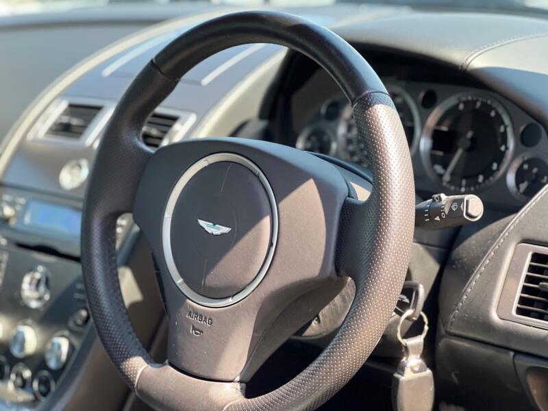 ASTON MARTIN VANTAGE