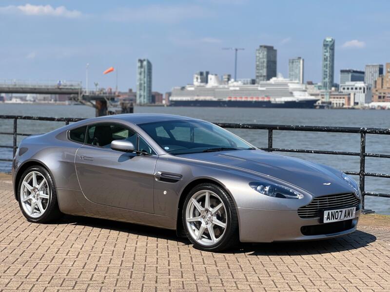 ASTON MARTIN VANTAGE