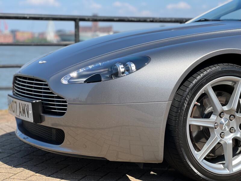 ASTON MARTIN VANTAGE