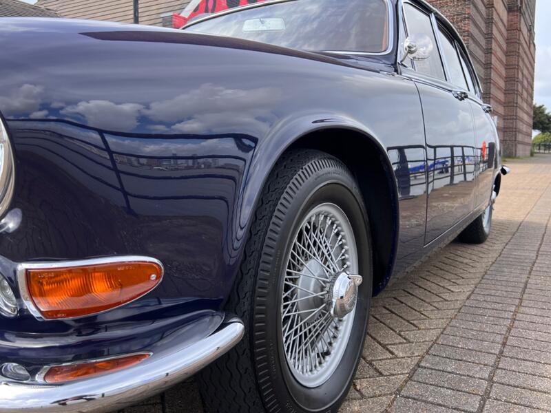 JAGUAR 420