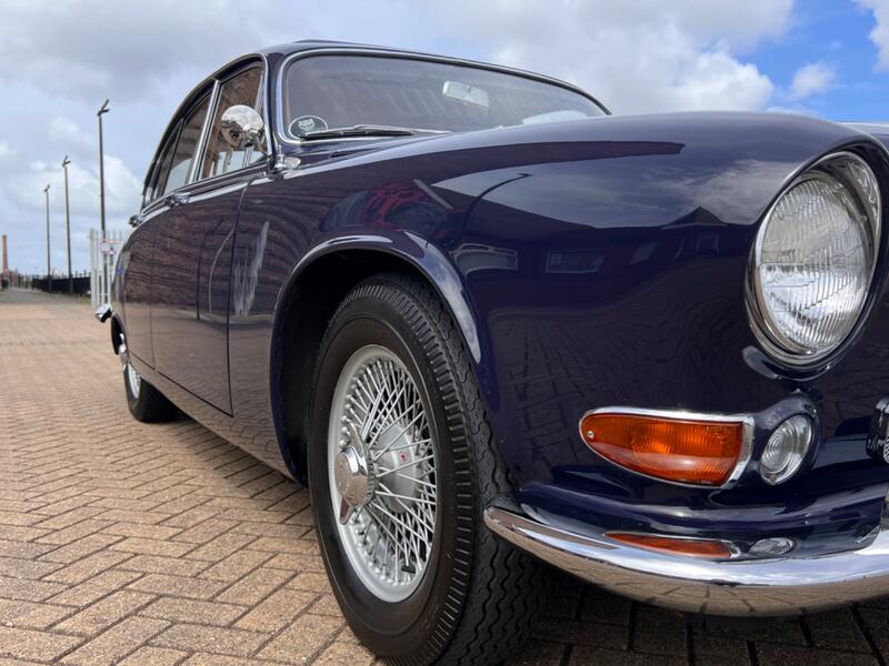 JAGUAR 420
