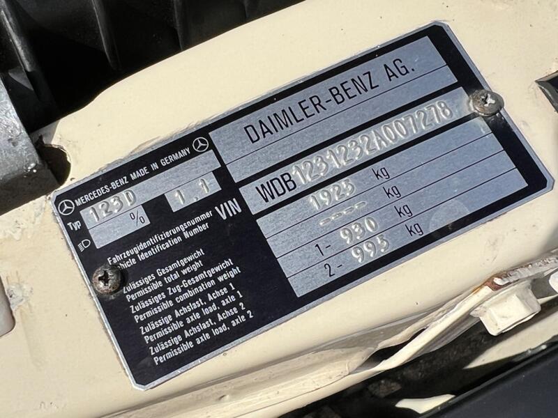 MERCEDES-BENZ 240