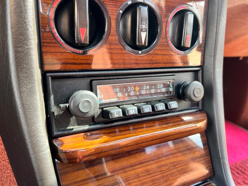 MERCEDES-BENZ 240
