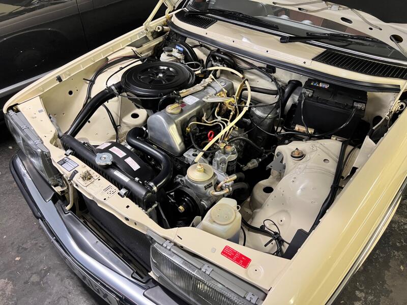MERCEDES-BENZ 240