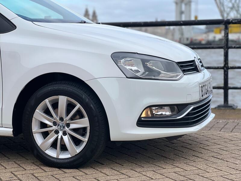 VOLKSWAGEN POLO