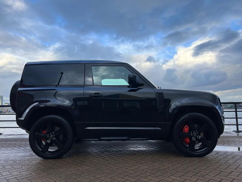LAND ROVER DEFENDER