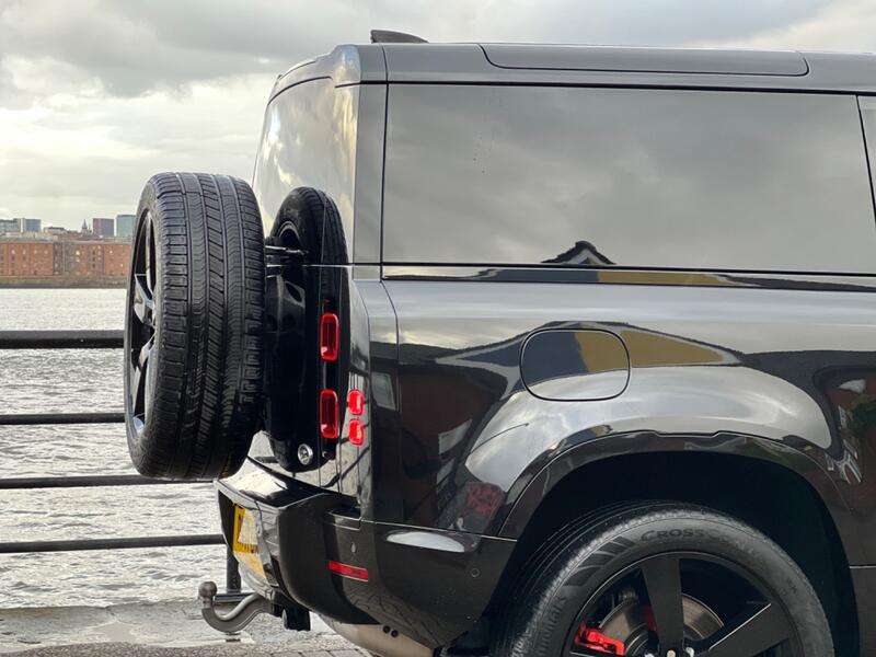 LAND ROVER DEFENDER