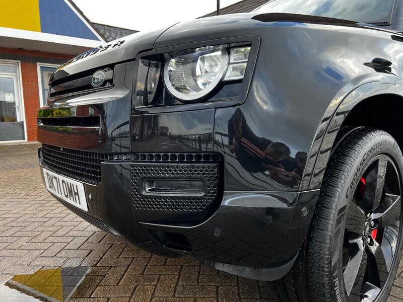 LAND ROVER DEFENDER