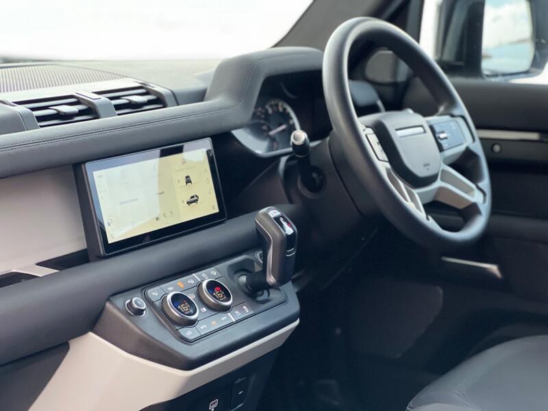 LAND ROVER DEFENDER