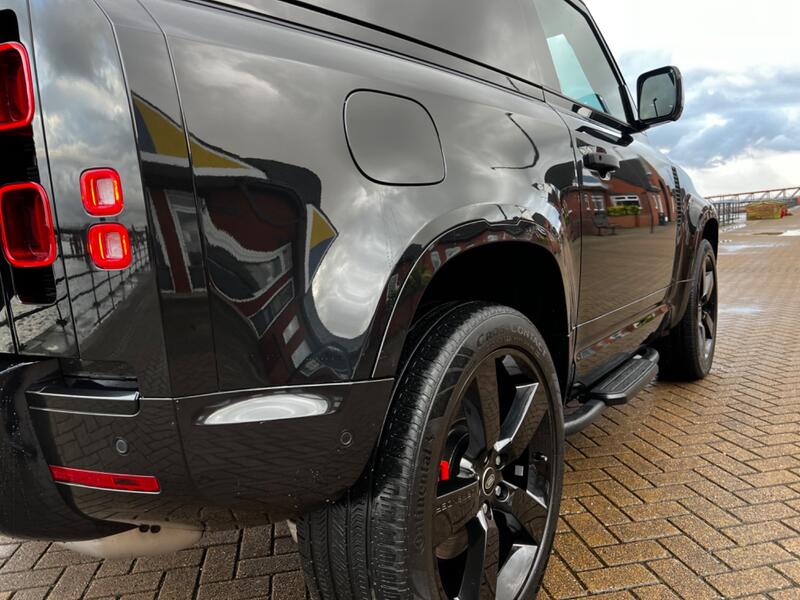 LAND ROVER DEFENDER