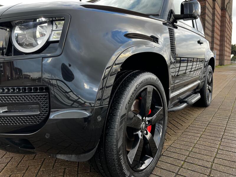 LAND ROVER DEFENDER