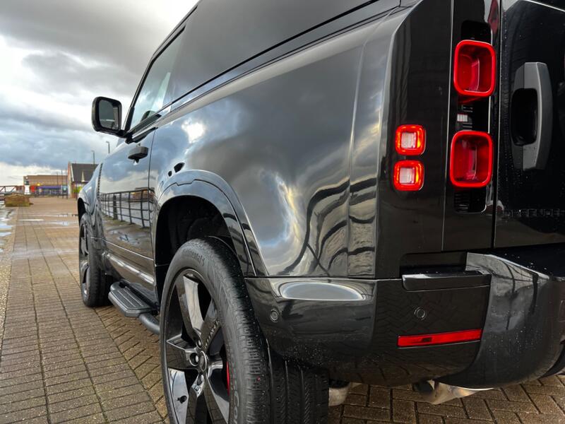 LAND ROVER DEFENDER