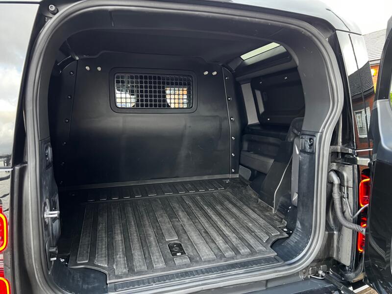 LAND ROVER DEFENDER