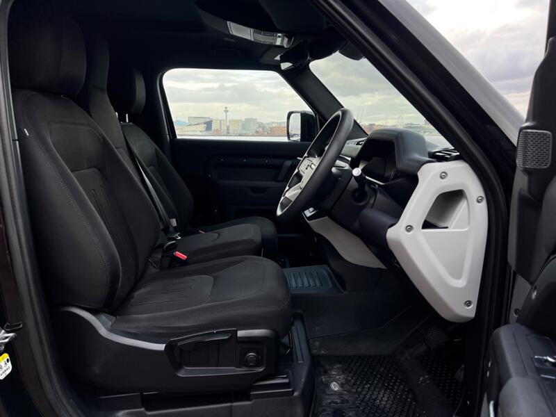 LAND ROVER DEFENDER